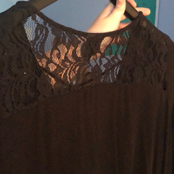 Blouse with lace arms and back - Picture 4 of 4